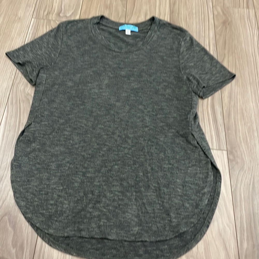 Francesca’s army green t shirt with Flowy slits up sides